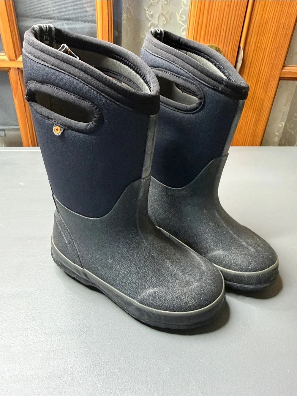 Kid’s Black Bogs Waterproof Pull-On Rain Boots. Size: 13